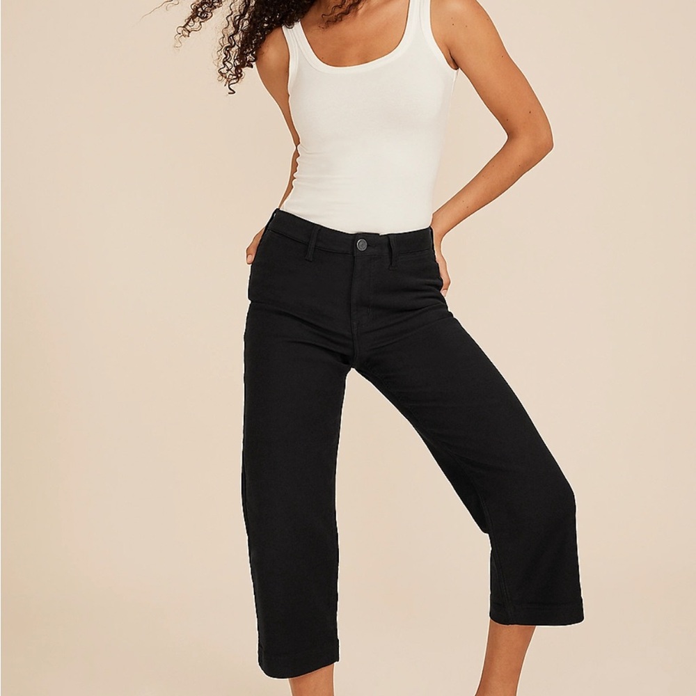 Maurice’s Sz 2 women Stretch twill High Rise Wide Leg crop Pant Black